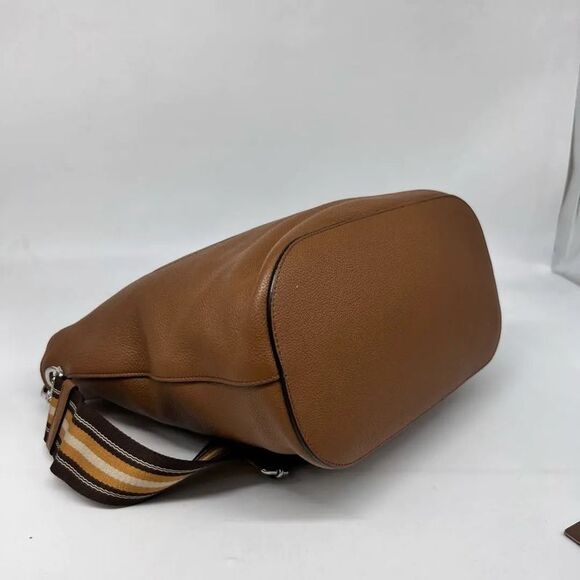 Prada Women Pre-Loved Bag Very Good Condition - Picture 7 of 9